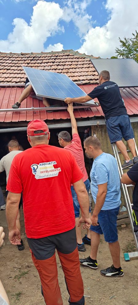 Peste o sută de case izolate, electrificate în şase ani prin programul “Energie pentru Viaţă” - poza 1