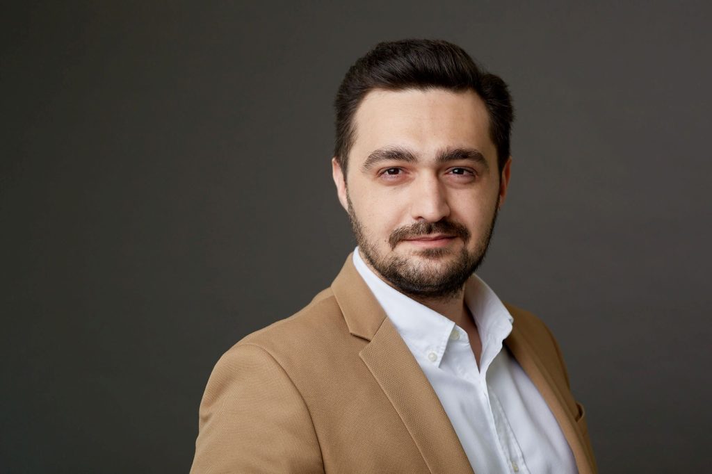 Cum schimbă AI piața energiei. Lucian Pamfile, Future Energy Leaders Rom&acirc;nia: Traderul devine supraveghetor de sisteme și trebuie să se asigure că un algoritm optimizează ce i se cere ca urmare a unei decizii umane
 - poza 1
