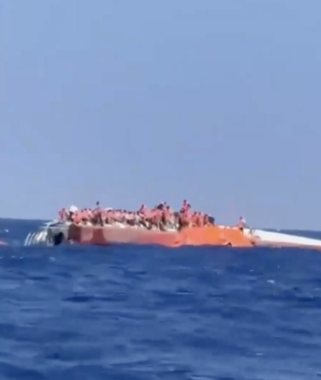 Un feribot cu aproximativ 270 de persoane la bord s-a scufundat în largul Ciprului de Nord (presă) - poza 1
