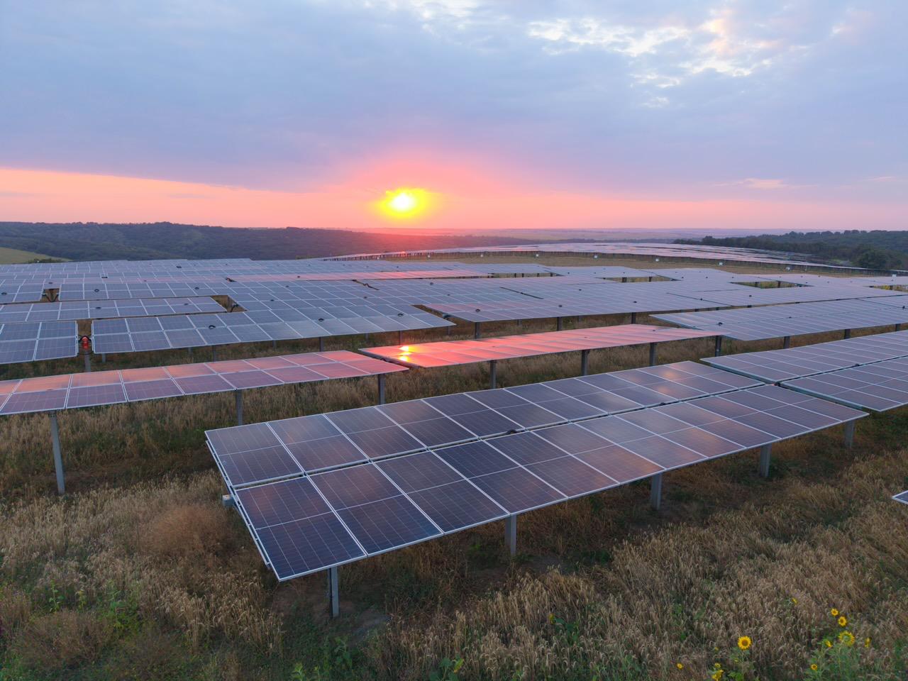 Roxana Gureanu, CEO Parapet: Provocarea României nu mai este producția de energie regenerabilă, ci capacitatea de a o stoca și integra în sistem
- poza 2