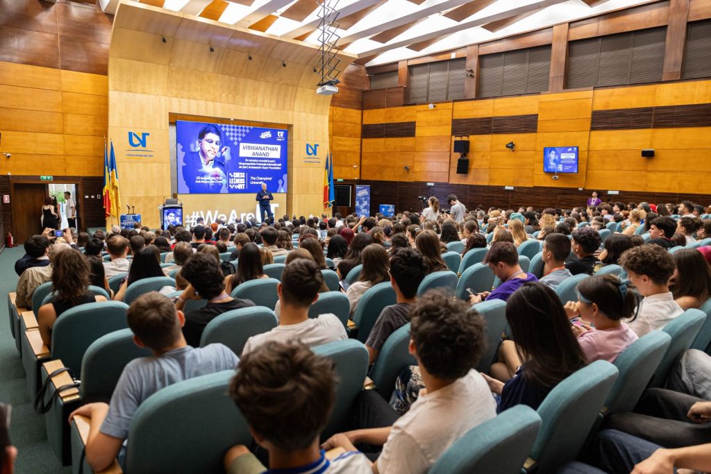 Vishy Anand, ambasadorul Super Foundation, a &icirc;ncheiat un turneu național dedicat promovării șahului &icirc;n Rom&acirc;nia, &icirc;n cadrul Grand Prix Rom&acirc;nia 2026
 - poza 1