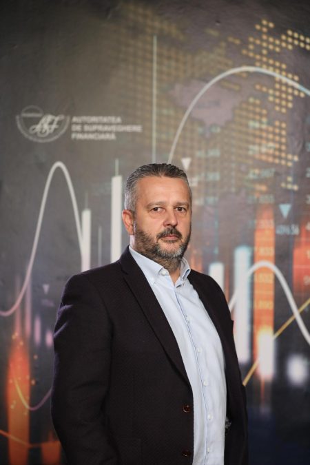 Interviu Dan Chitic, ASF: “Educația financiară oferă libertatea de a decide în cunoștință de cauză și de a nu cădea în capcana datoriilor inutile” - poza 1