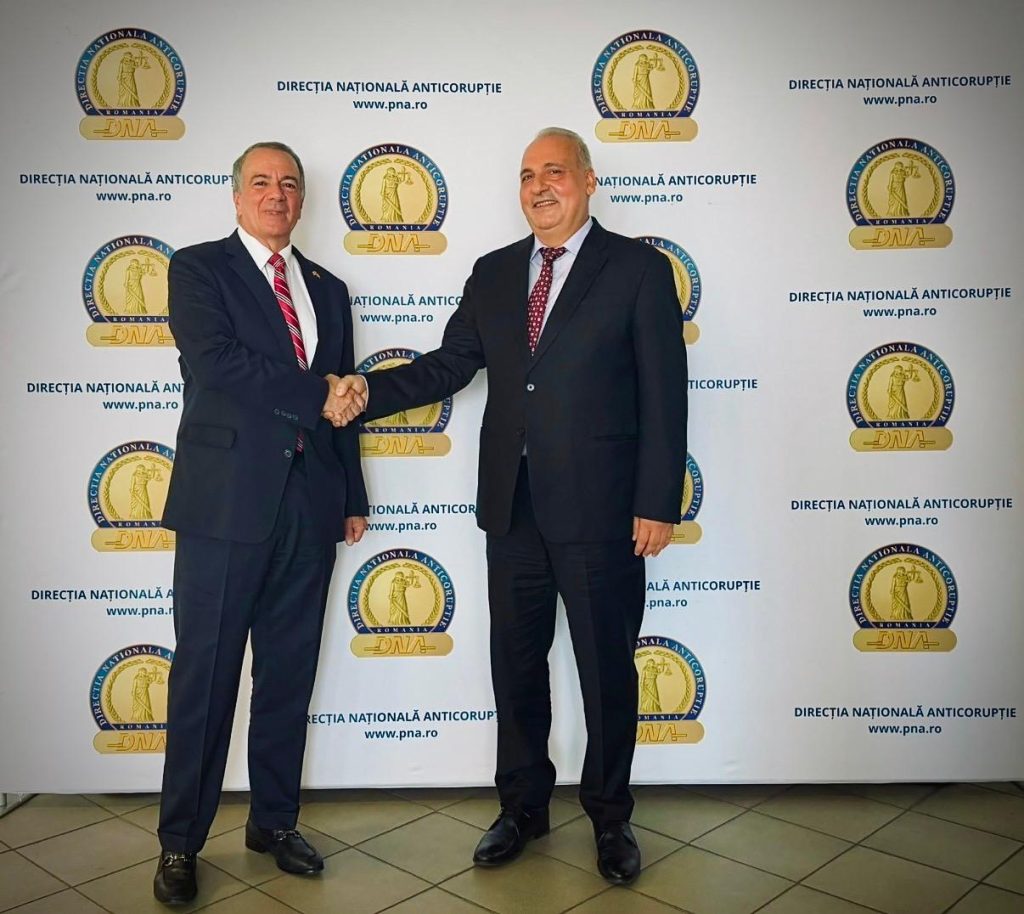 Șeful DNA, discuții cu ambasadorul SUA și reprezentantul FBI la București despre corupția complexă și transfrontalieră
 - poza 1