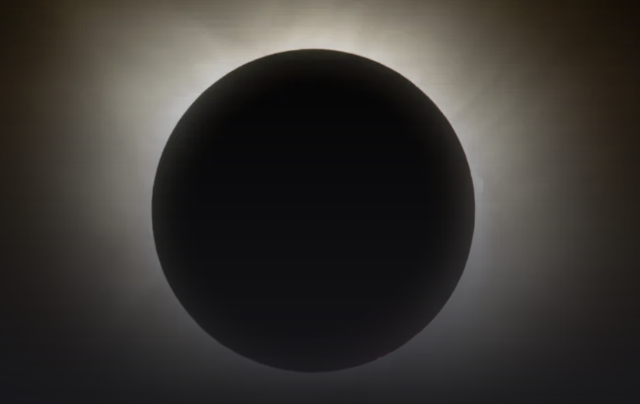 Spania se pregătește pentru eclipsa totală de Soare. Milioane de oameni vor vedea cum se face noapte &icirc;n jurul orei 20:30; &Icirc;n Rom&acirc;nia, eclipsa va putea fi observată parțial, &icirc;n special &icirc;n vestul și nord-vestul țării
 - poza 1