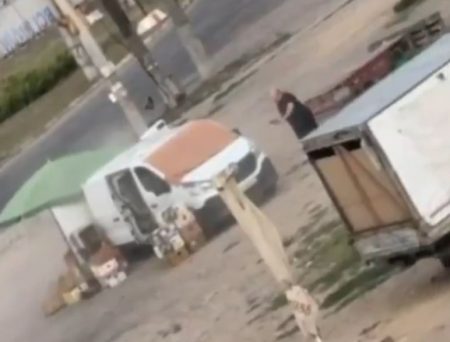 VIDEO – Zelenski publică imagini cu o dronă rusă care vânează un vânzător ambulant în Herson: „Safari uman” - poza 1