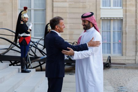 Macron îl primește pe prințul moștenitor saudit pentru o vizită de două zile, cu teme care variază de la energie la Orientul Mijlociu - poza 1
