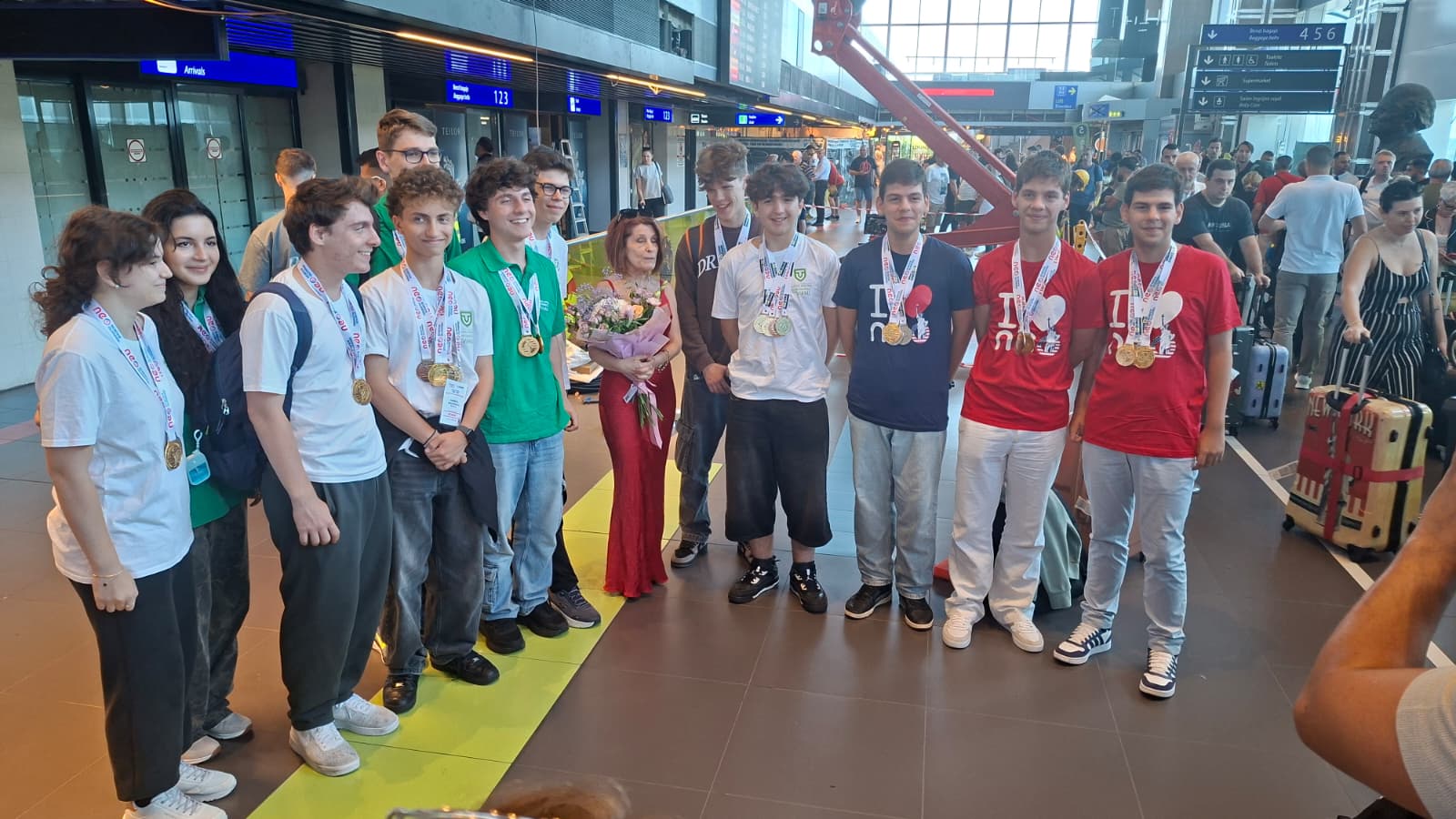 Colegiul Național de Informatică &bdquo;Tudor Vianu&rdquo; confirmă statutul de centru de excelență STEM &ndash; 26 de medalii de aur la NEO Science Olympiad New York și trei Cupe la prestigioasa Belgrade Grammar School Cup
 - poza 3