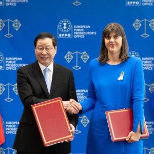 Procurorul-șef european Laura Kövesi și procurorul-șef al Chinei, Ying Yong, semnează un acord pentru consolidarea cooperării judiciare, în cazurile care afectează interesele financiare ale UE - poza 1