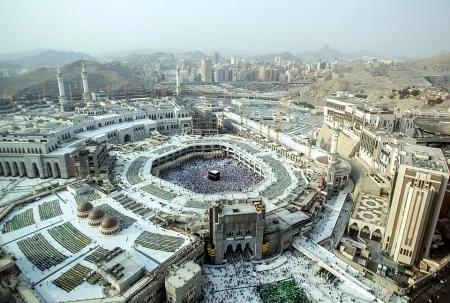 Coaliţia condusă de Riad îi acuză pe rebelii houthi că au lansat o dronă asupra oraşului Mecca; Statele Unite le cer cetăţenilor lor să evite călătoriile în Arabia Saudită - poza 1