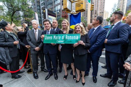 Nicușor Dan și Mirabela Grădinaru au inaugurat la New York „The Queen Marie of Romania Corner”, la 100 de ani de la turneul Reginei Maria în SUA; Regina Maria, „ambasadorul” României în America - poza 1