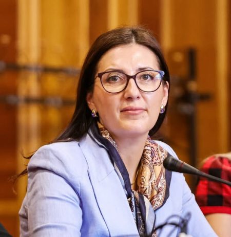 Monica Berescu: Proiect de lege pentru acțiuni cu vot multiplu în România, după modelul UiPath. „Următorul mare succes românesc n-ar trebui să fie nevoit să ajungă peste Ocean” - poza 1