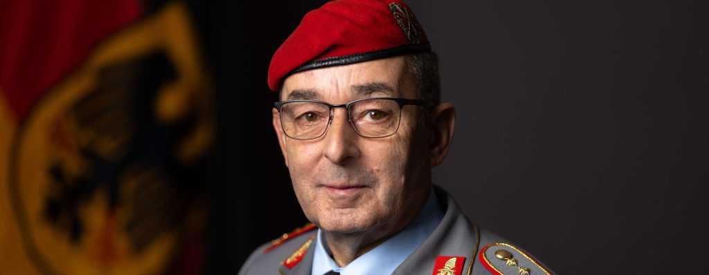 Un general german va fi viitorul preşedinte al Comitetului Militar al NATO
 - poza 1