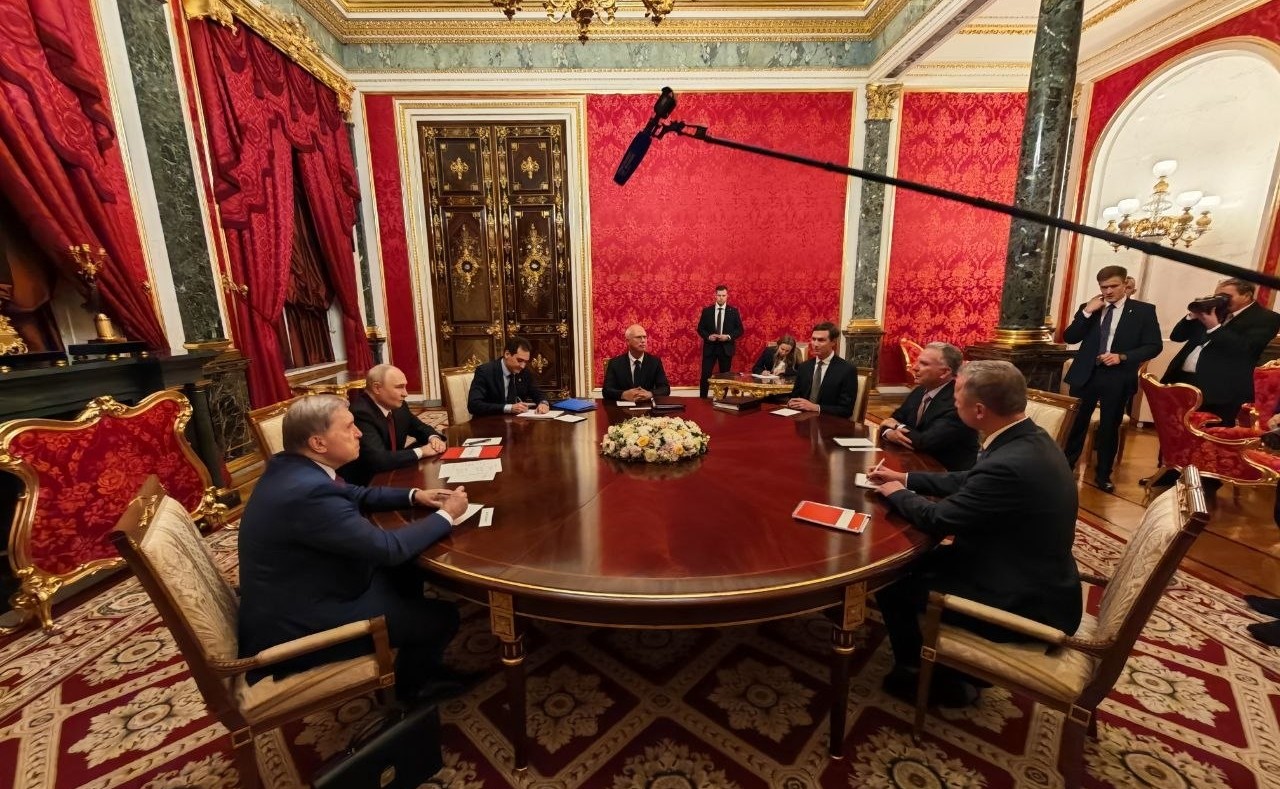 Casa Albă afirmă că emisarii Steve Witkoff şi Jared Kushner au discutat despre &bdquo;planuri substanţiale&rdquo; cu Putin. După Moscova, următoarea destinaţie este Kiev &ndash; foto
 - poza 2