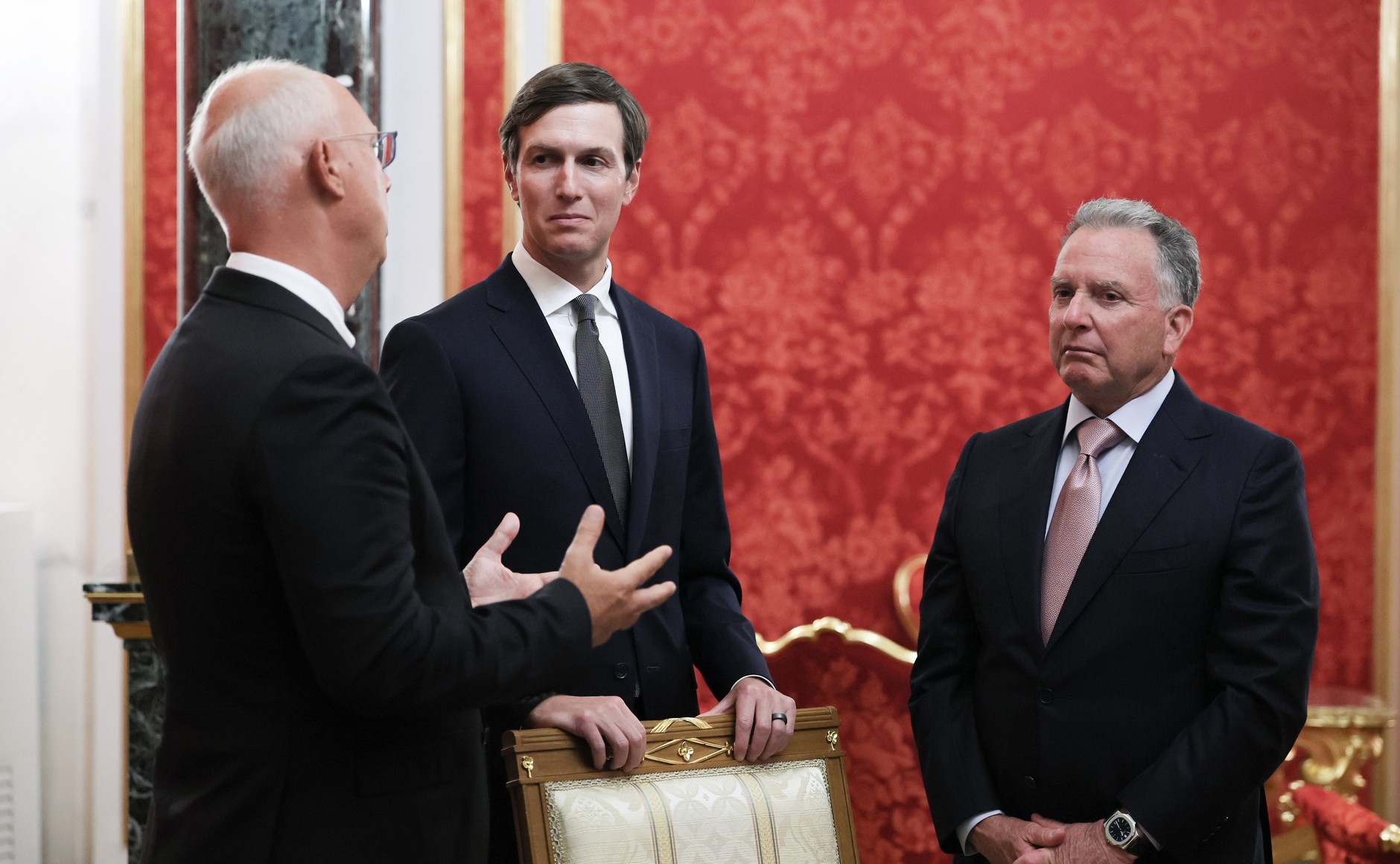 Casa Albă afirmă că emisarii Steve Witkoff şi Jared Kushner au discutat despre &bdquo;planuri substanţiale&rdquo; cu Putin. După Moscova, următoarea destinaţie este Kiev &ndash; foto
 - poza 3