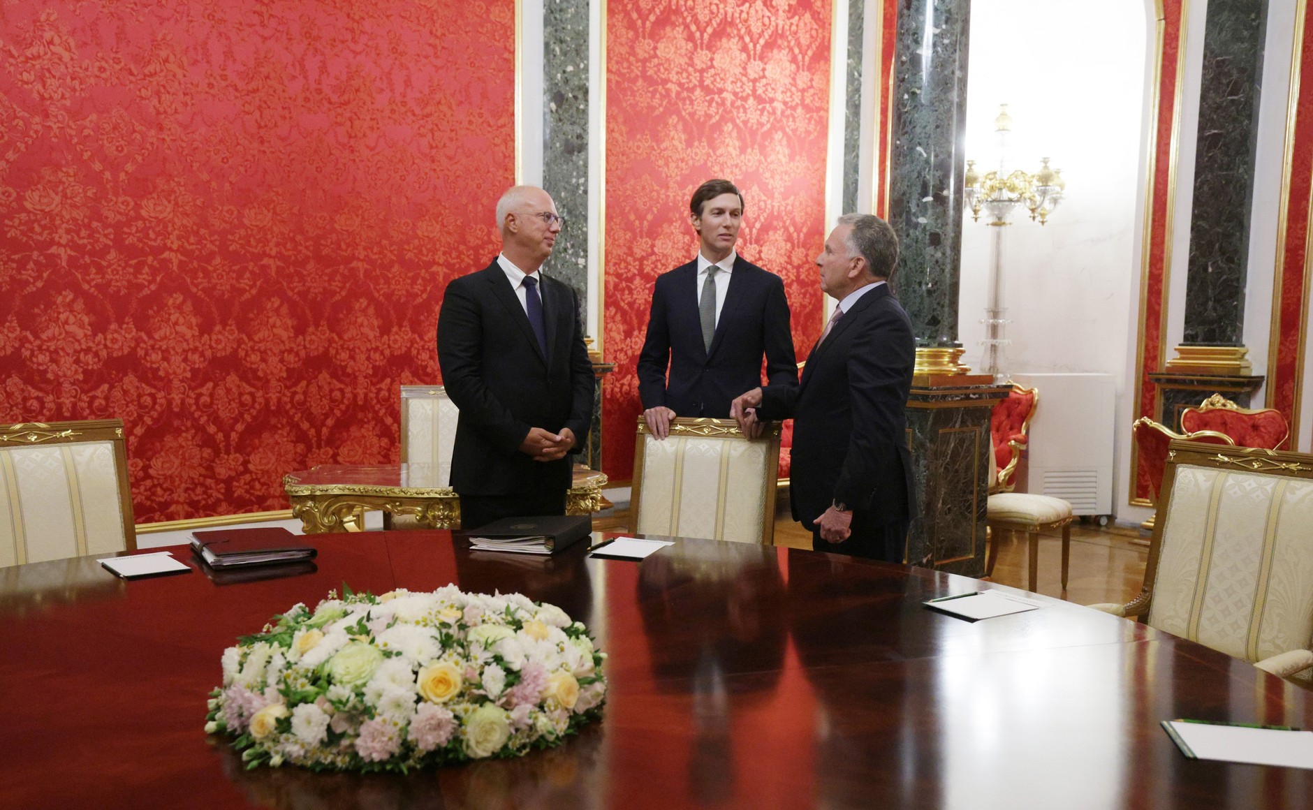 Casa Albă afirmă că emisarii Steve Witkoff şi Jared Kushner au discutat despre &bdquo;planuri substanţiale&rdquo; cu Putin. După Moscova, următoarea destinaţie este Kiev &ndash; foto
 - poza 4