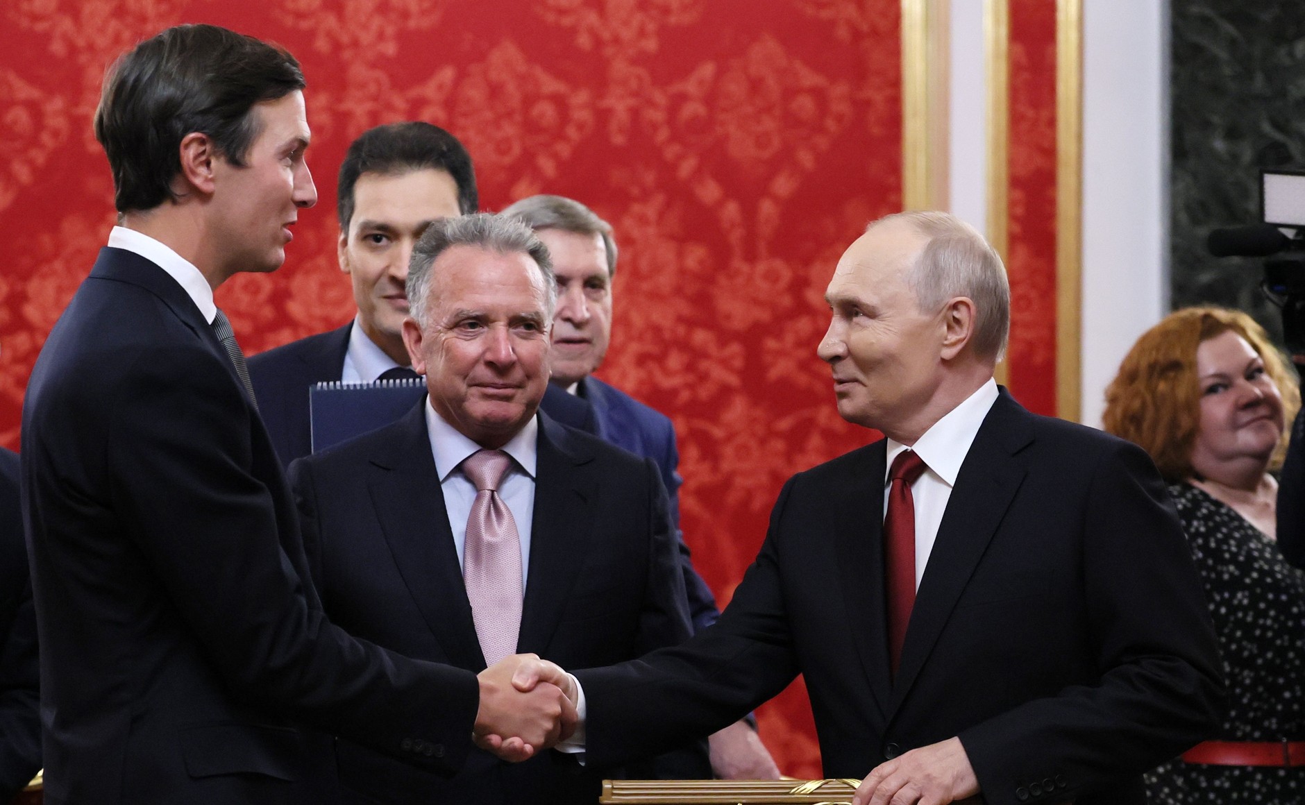 Casa Albă afirmă că emisarii Steve Witkoff şi Jared Kushner au discutat despre &bdquo;planuri substanţiale&rdquo; cu Putin. După Moscova, următoarea destinaţie este Kiev &ndash; foto
 - poza 7