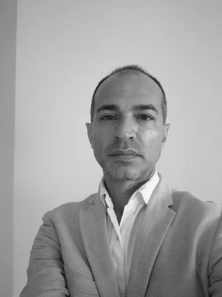 Ștefan Popescu, la lansarea Sovereign Institute: „Dacă nu ai o gândire strategică, vor gândi alții pentru tine. România trebuie să-și redescopere rolul real pe care îl ocupă pe hartă” - poza 1