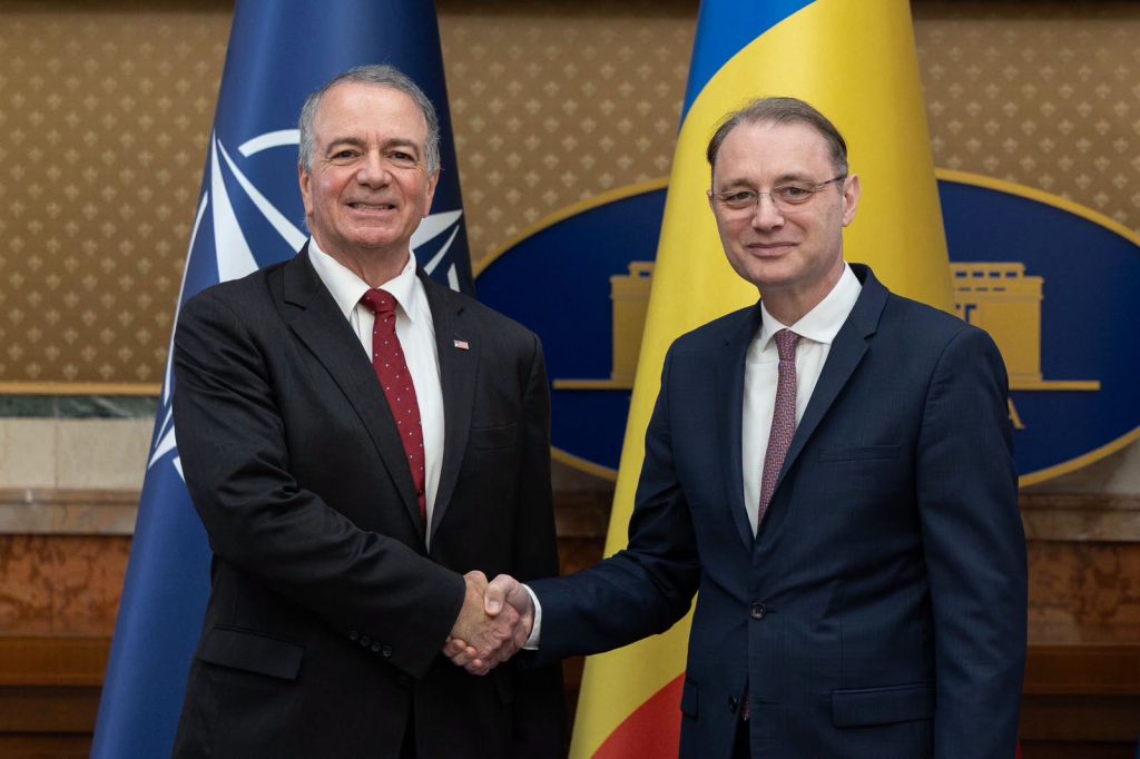 Luca Niculescu, după &icirc;nt&acirc;lnirea cu ambasadorul SUA: &bdquo;Trebuie să facem mai mult pentru a atrage investiții americane &icirc;n Rom&acirc;nia&rdquo;
 - poza 1