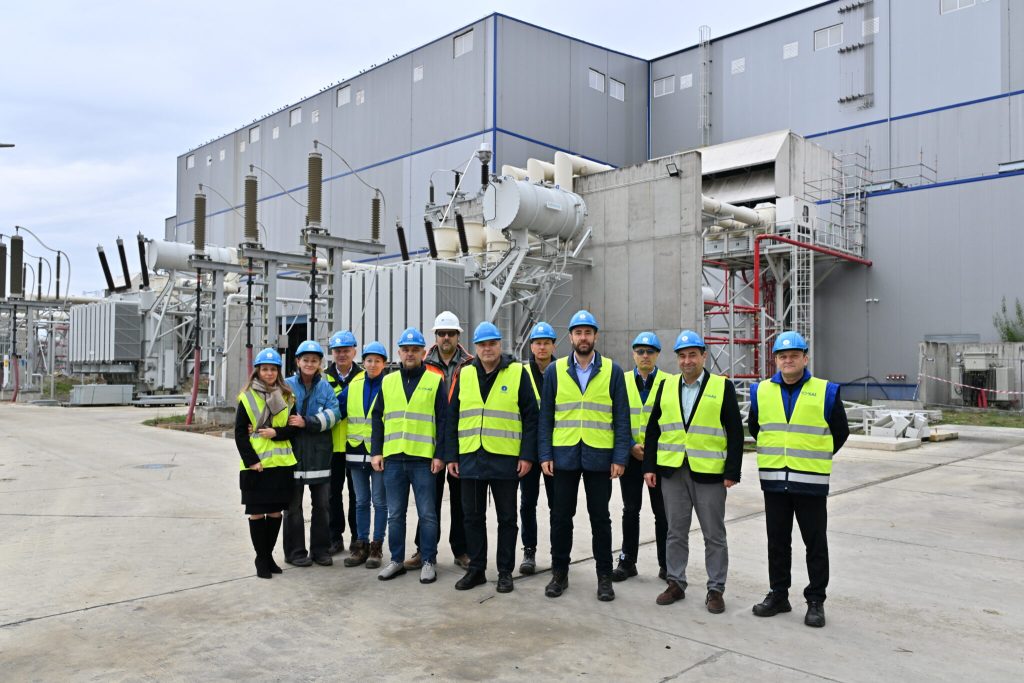 Ministerul Energiei: Centrala de la Iernut ar urma să intre &icirc;n operare comercială p&acirc;nă la sf&acirc;rșitul primului semestru din 2027; sincronizarea cu SEN, estimată cel t&acirc;rziu &icirc;n trimestrul I
 - poza 1