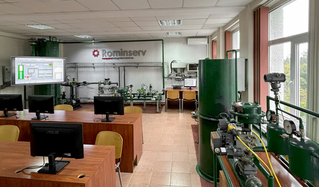 Rompetrol a sprijinit modernizarea Laboratorului de Automatizarea Proceselor din cadrul UPG Ploiești
 - poza 1