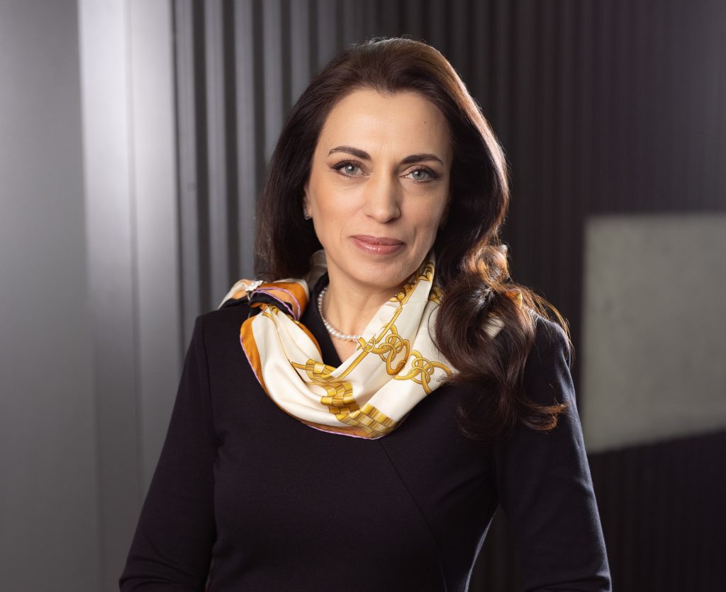 Rom&acirc;nia &icirc;și consolidează vocea &icirc;n ospitalitatea europeană prin reprezentanții FIHR. Simona Constantinescu a fost numită &icirc;n Comitetul Executiv HOTREC, iar Laura Elly Naghi &icirc;n Comitetul de Dialog Social Sectorial al asociației europene a ospitalității
 - poza 1