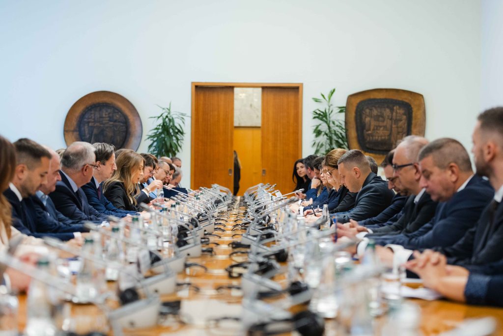 Coridorul Vertical se extinde spre Serbia: &icirc;ncep lucrările la noul gazoduct care va lega Serbia de Macedonia de Nord / Rom&acirc;nia ar putea fi invitată la viitoarele reuniuni regionale
 - poza 1