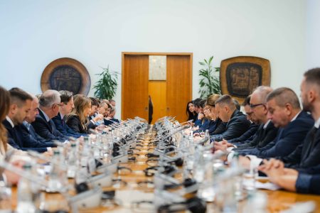 Coridorul Vertical se extinde spre Serbia: încep lucrările la noul gazoduct care va lega Serbia de Macedonia de Nord / România ar putea fi invitată la viitoarele reuniuni regionale - poza 1