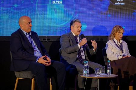 Corneliu Bodea: În 10–15 ani am putea ajunge la abundență energetică, dar până atunci volatilitatea și electrificarea vor impune investiții tot mai mari în securitatea cibernetică - poza 1