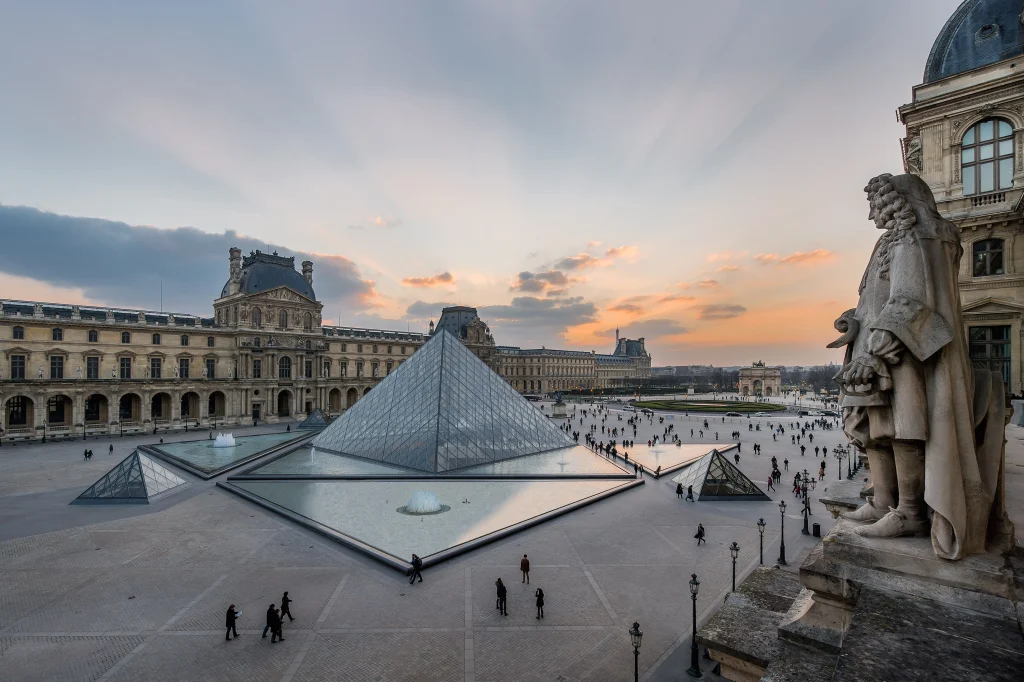 &lsquo;Mona Lisa&rsquo;, inaccesibilă pe fondul &icirc;nchiderii muzeelor din Paris din cauza temerilor legate de proteste
 - poza 1