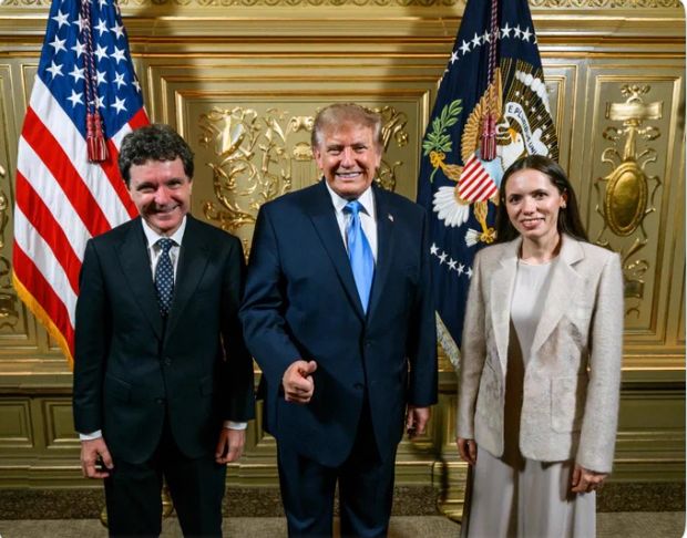 Administraţia Prezidenţială &ndash; precizări &icirc;n contextul fotografiei lui Nicuşor Dan cu Donald Trump
 - poza 1