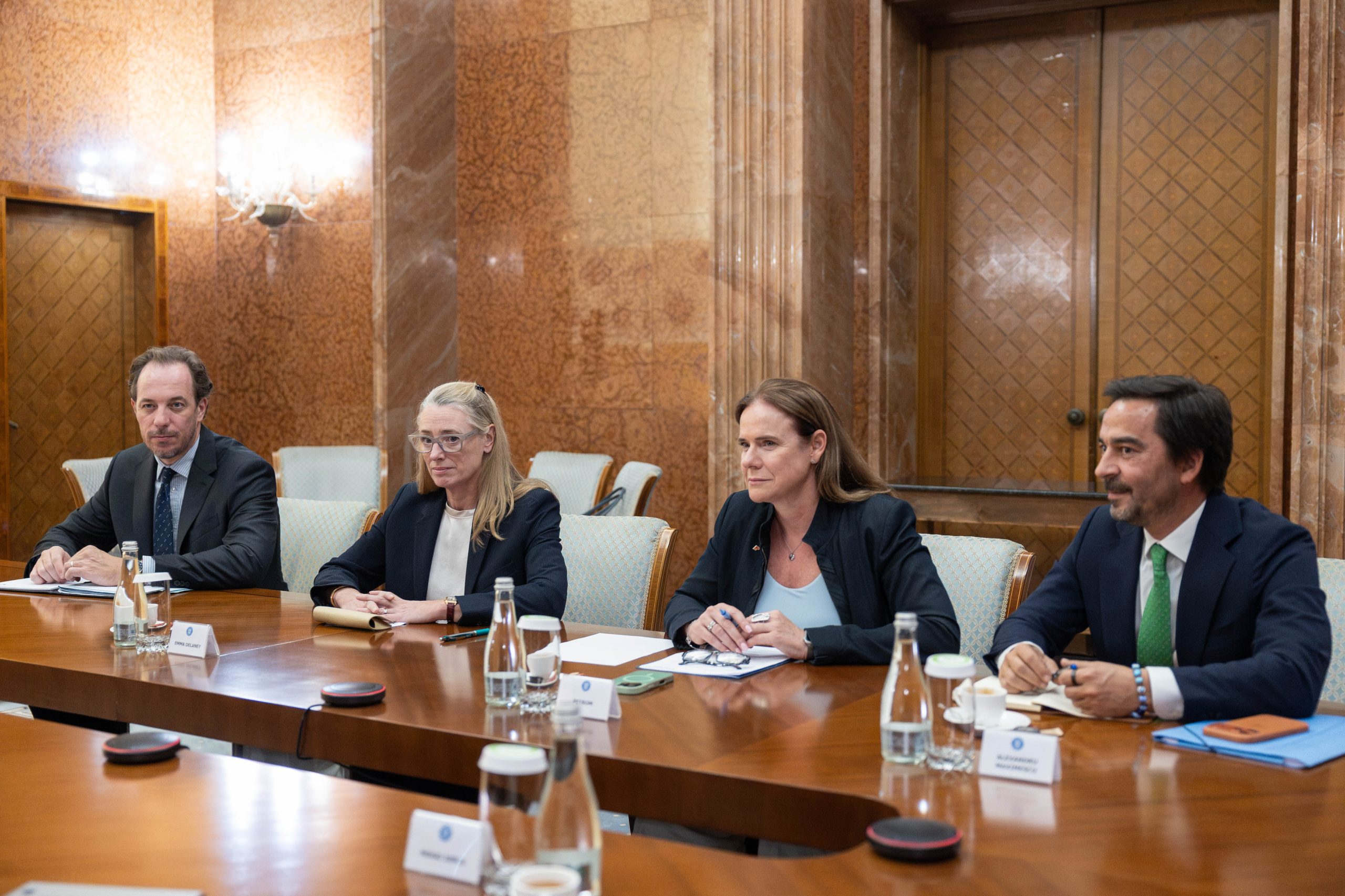 Bolojan, după &icirc;nt&acirc;lnirea cu noul CEO al OMV: Producția de gaze din Neptun Deep va &icirc;ncepe anul viitor; finalizarea investiției trebuie să răm&acirc;nă o prioritate
 - poza 2