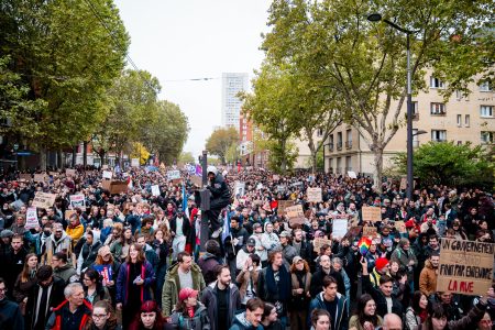 Violențe la protestele din Franța: Poliția a folosit gaze lacrimogene și tunuri cu apă în mai multe orașe. 135 de persoane au fost arestate, iar 70.000 de polițiști au fost mobilizați - poza 1