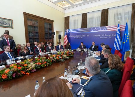 Marco Rubio, întrebat la Atena despre presupusele declarații ale ambasadoarei SUA privind căderea Guvernului României. Șeful diplomației americane evită răspunsul și o susține pe Kimberly Guilfoyle - poza 1