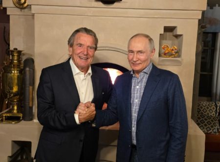 Vladimir Putin l-a primit pe Gerhard Schroeder la Moscova pentru ziua sa de naştere - poza 1