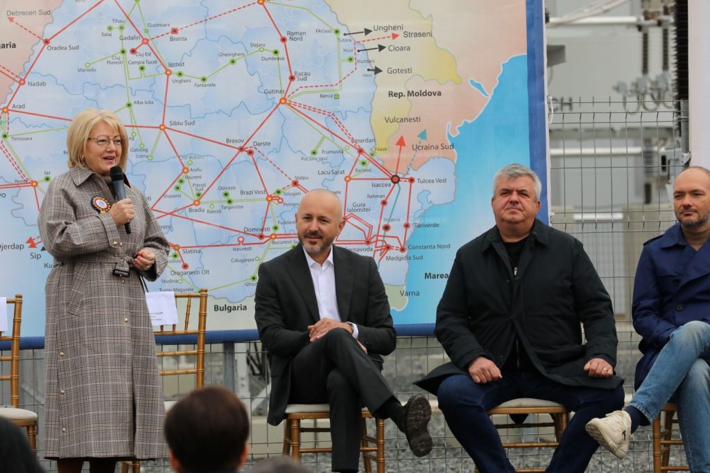 Transelectrica: Instalațiile STATCOM de la Sibiu Sud și Bradu, finanțate prin Fondul pentru Modernizare, sunt realizate &icirc;n premier&atilde; &icirc;n sudul Europei
 - poza 1