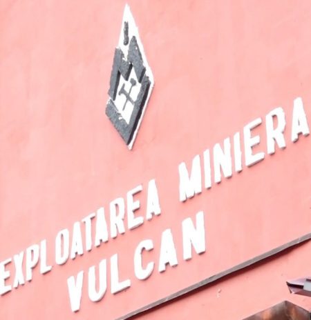 Hunedoara: Protestul de la exploatarea Vulcan continuă; 67 de mineri sunt încă în subteran - poza 1